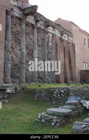 San Nicola a Carcere (San Nicola in carcere) Foto Stock