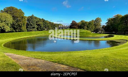 Giardino Charles Jencks presso la Scottish National Gallery of Modern Art di Edimburgo. Foto Stock