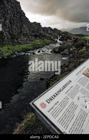 Le cascate Drekkingarhylur e il fiume Oxara nel sito patrimonio dell'umanità dell'UNESCO di Pingvellir / Thingvellir National Park Islanda. Foto Stock