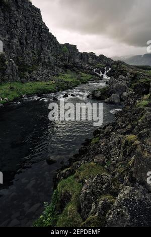 Le cascate Drekkingarhylur e il fiume Oxara nel sito patrimonio dell'umanità dell'UNESCO di Pingvellir / Thingvellir National Park Islanda. Foto Stock