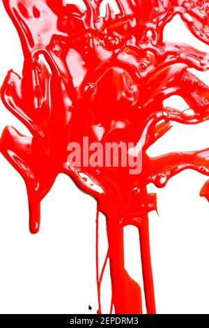Spessore della vernice rossa su uno sfondo bianco. Flussi di vernice Foto Stock