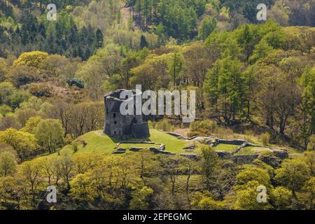 Vista elevata del castello di Doldabarn a Llanberis, Snowdonia. Foto Stock