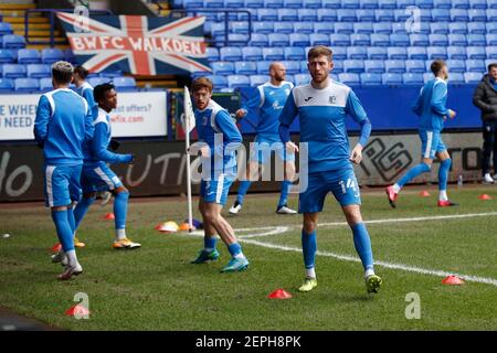 BOLTON, INGHILTERRA, 27 FEBBRAIO Barrow giocatori durante il warm up durante la partita Sky Bet League 2 tra Bolton Wanderers e Barrow al Reebok Stadium di Bolton sabato 27 febbraio 2021. (Credit: Chris Donnelly | MI News) Credit: MI News & Sport /Alamy Live News Foto Stock