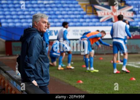 BOLTON, INGHILTERRA, 27 FEBBRAIO il manager di Barrow Rob Kelly al warm up durante la partita Sky Bet League 2 tra Bolton Wanderers e Barrow al Reebok Stadium di Bolton sabato 27 febbraio 2021. (Credit: Chris Donnelly | MI News) Credit: MI News & Sport /Alamy Live News Foto Stock