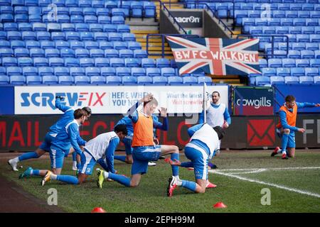 BOLTON, INGHILTERRA, 27 FEBBRAIO Barrow giocatori durante il warm up durante la partita Sky Bet League 2 tra Bolton Wanderers e Barrow al Reebok Stadium di Bolton sabato 27 febbraio 2021. (Credit: Chris Donnelly | MI News) Credit: MI News & Sport /Alamy Live News Foto Stock