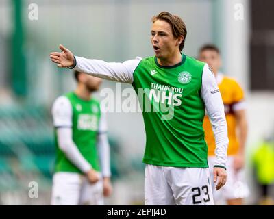 Easter Road, Edimburgo, Regno Unito. 27 Feb 2021. Scottish Premiership Football, Hibernian contro Motherwell; Scott Allan di Hibernian Credit: Action Plus Sports/Alamy Live News Foto Stock