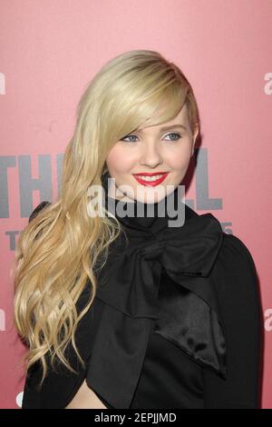 LOS ANGELES, CA - MARZO 05: Abigail Breslin arriva alla prima di Tri Star Pictures 'The Call' all'Arclight Theatre il 5 Marzo 2013 a Los Angeles, California. Persone: Abigail Breslin Foto Stock