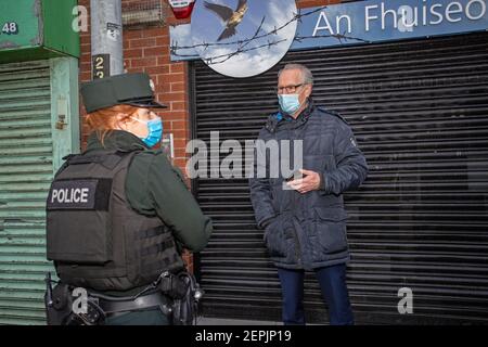 BELFAST, IRLANDA DEL NORD - Febbraio 23 : Gerry Kelly, politico repubblicano irlandese ed ex volontario provvisorio dell'esercito repubblicano irlandese (IRA) . Foto Stock