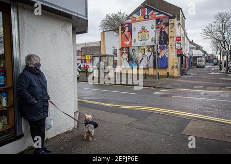 WEST BELFAST, IRLANDA DEL NORD - Murale Regina Foto Stock
