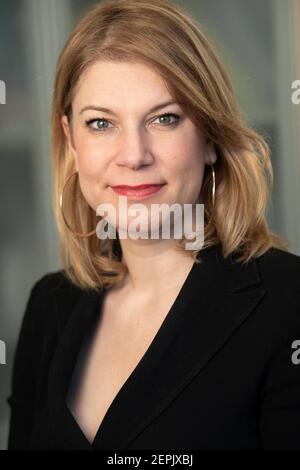 Vice del gruppo Agir Ensemble, Valerie Petit pone nel suo ufficio all'Assemblea Nazionale, il 18 febbraio 2021 a Parigi, Francia. Foto di David Niviere/ABACAPRESS.COM Foto Stock