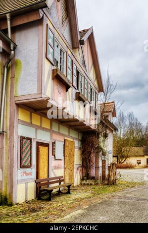 Si sono imbarcati in edifici nel parco divertimenti abbandonato Spreepark di Berlino, Germania Foto Stock