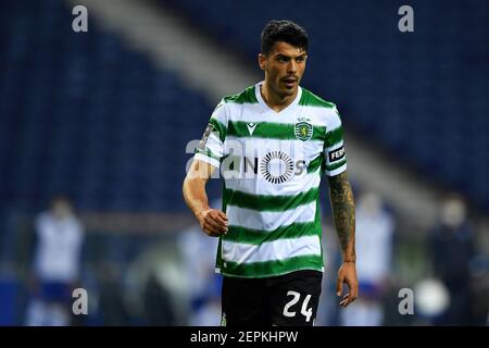 27 febbraio 2021; Stadio Dragao, Porto, Portogallo; Campionato Portoghese 2020/2021, FC Porto contro Sporting; Pedro Porro di Sporting Foto Stock