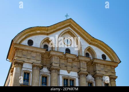 Chiesa del Monastero delle Orsoline nella Piazza dei Congressi di Lubiana, Slovenia Foto Stock
