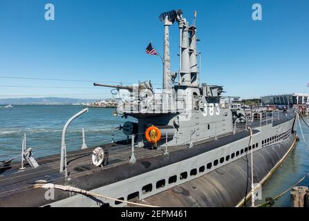 Nave museo USS Pampanito WW II, molo 45, Fisherman's Wharf, San Francisco, California STATI UNITI Foto Stock
