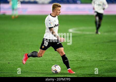 Getafe, Madrid, Spagna. 27 Feb 2021. Daniel WASS di Valencia CF durante la Liga match tra Getafe CF e Valencia CF al Coliseum Alfonso Perez a Getafe, Spagna. 27 febbraio 2021. Credit: Angel Perez/ZUMA Wire/Alamy Live News Foto Stock