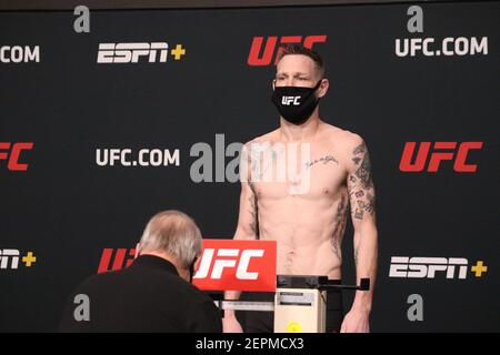 26 febbraio 2021: LAS VEGAS, NV - 26 febbraio: Kevin Crom si pone sulla scala durante la notte di lotta UFC Rozenstruik contro Gane: Pesate-in all'UFC Apex il 26 febbraio 2021 a Las Vegas, Nevada, Stati Uniti. Credit: Diego Ribas/PX Imagens/ZUMA Wire/Alamy Live News Foto Stock