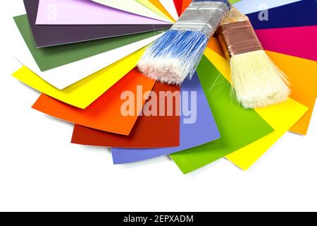 Tavolozza di diversi colori e sfumature su sfondo bianco Foto Stock