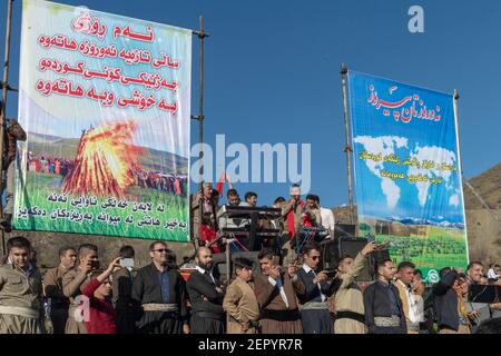 Nowruz festeggiamenti nei pressi di Biakara, distretto di Marivan, Kurdistan, Iran Foto Stock