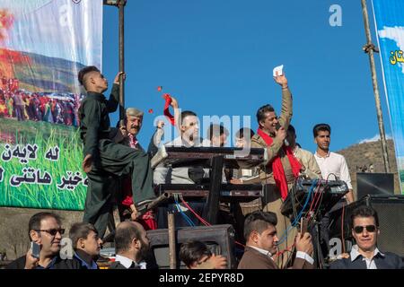 Nowruz festeggiamenti nei pressi di Biakara, distretto di Marivan, Kurdistan, Iran Foto Stock