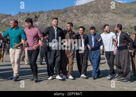 Nowruz festeggiamenti nei pressi di Biakara, distretto di Marivan, Kurdistan, Iran Foto Stock