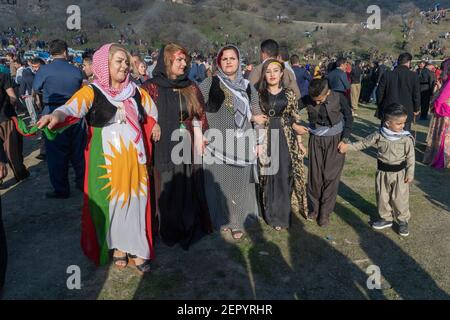 Nowruz festeggiamenti nei pressi di Biakara, distretto di Marivan, Kurdistan, Iran Foto Stock