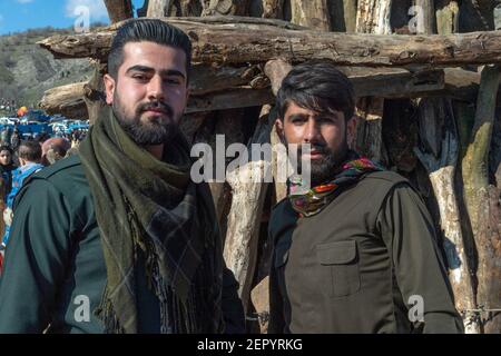 Nowruz festeggiamenti nei pressi di Biakara, distretto di Marivan, Kurdistan, Iran Foto Stock