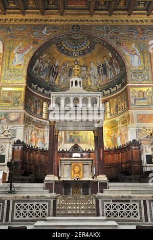 Italia, Roma, basilica di Santa Maria in Trastevere, mosaico medievale abside Foto Stock