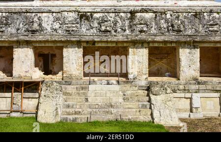 Il palazzo a Palenque, una città di Maya stato nel sud del Messico e un sito patrimonio dell'umanità dell'UNESCO Foto Stock