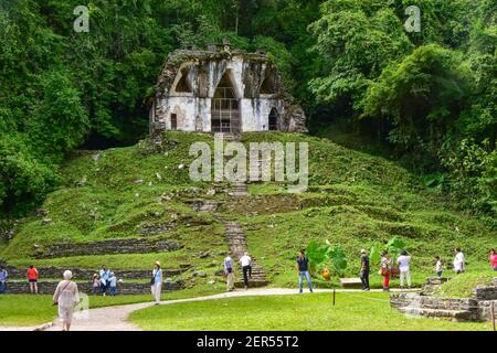 Tempio della Croce Foliata a Palenque, città di Maya nel Messico meridionale e patrimonio dell'umanità dell'UNESCO Foto Stock