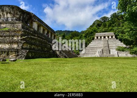 Il Palazzo e il Tempio delle iscrizioni a Palenque, una città Maya stato nel sud del Messico e un sito patrimonio mondiale dell'UNESCO Foto Stock