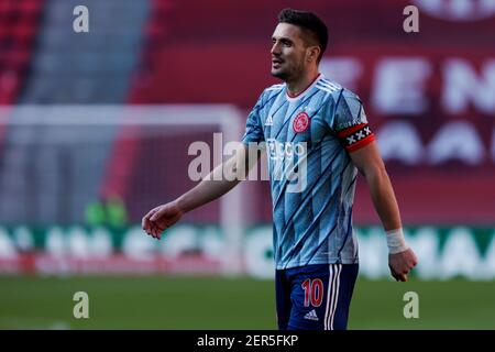 EINDHOVEN, PAESI BASSI - FEBBRAIO 28: Dusan Tadic di Ajax durante la partita olandese di Eredivisie tra PSV e Ajax al Philips Stadion il 28 febbraio 20 Foto Stock