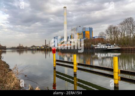 Impianto di incenerimento dei rifiuti GMVA, sul canale Rhine-Herne, Oberhausen, NRW, Germania, Foto Stock