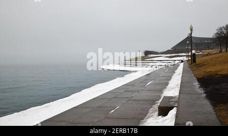 Passerella Lakeshore in mattinata in città Foto Stock