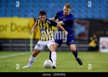 ARNHEM, PAESI BASSI - FEBBRAIO 27: Massimiliano Wittek di Vitesse, Tobias Pachonik di VVV Venlo durante la partita olandese di Eredivisie tra Vitesse e VV Foto Stock