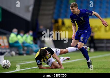 ARNHEM, PAESI BASSI - FEBBRAIO 27: Massimiliano Wittek di Vitesse, Tobias Pachonik di VVV Venlo durante la partita olandese di Eredivisie tra Vitesse e VV Foto Stock