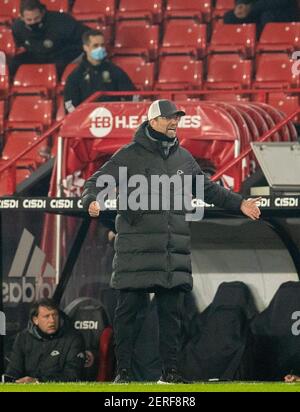 Sheffield. 1 marzo 2021. Il manager di Liverpool Jurgen Klopp reagisce durante la partita di calcio della Premier League tra la Sheffield United FC e il Liverpool FC a Sheffield, in Gran Bretagna, il 28 febbraio 2021. Credit: Xinhua/Alamy Live News Foto Stock