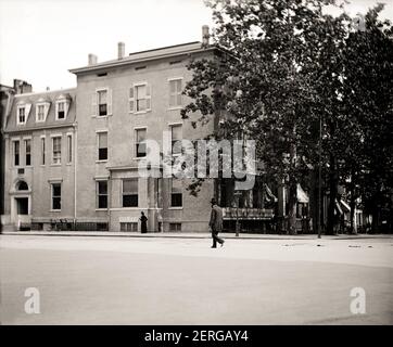 1890 ca , Washington , USA : la First Lady americana DOLLEY Tod MADISON Payne ( 1768 - 1849 ). Sposato nel 1794 con il presidente degli Stati Uniti James Madison ( 1751 - 1936 ). La casa di Dolly Madison a 17 &H , Washington , DC . - DOLLY - First Lady of the United States - POLITICO - POLITICO - POLITICA - POLITICA - USA - OTTOCENTO - 800's - '800 - casa - casa - casa - abitazione - ARCHITETTURA - ARCHITETTURA --- Archivio GBB Foto Stock