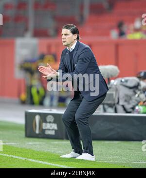 Leverkusen, Germania. 25 febbraio 2021. Allenatore Gerardo SEOANE (Berna) gesto, gesto, aggrappatura, aggrappatura. Soccer Europa League, sedicesimo match, Bayer 04 Leverkusen (LEV) - Young Boys Bern, on 02.25.2021 in Leverkusen/Germany Â | usage worldwide Credit: dpa/Alamy Live News Foto Stock