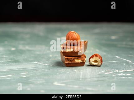 Pezzi di cioccolato e noci Foto Stock