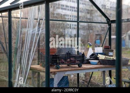 Cardiff, Galles. 22 Febbraio 2021. Nella foto è raffigurata la Pontcana Permanent Allotments. Regno Unito Meteo. Spazi verdi gallesi Foto Stock