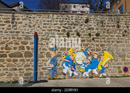VAUX, FRANCIA, 24 febbraio 2021 : il villaggio fu fonte di ispirazione per il romanzo 'Clochemerle' nel 1937, pubblicato anche in un'edizione illustrata da A. Foto Stock