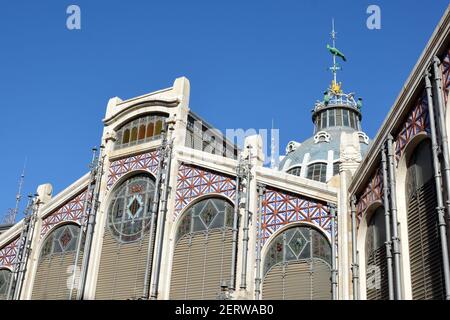 A Sain, il mercato centrale è uno dei più grandi d'Europa, è il centro di interesse e di visita sul fatto del suo stile Art Nouveau. Foto Stock