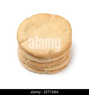 Stack di pane pita fresco cotto isolato su sfondo bianco Foto Stock