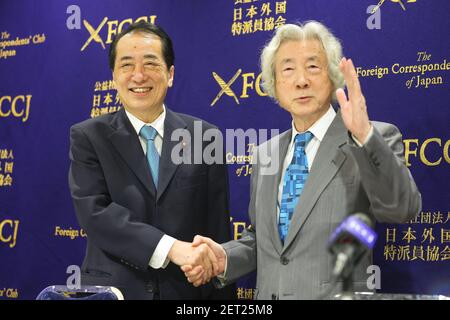 L'ex primo ministro giapponese Naoto KaniRj, ex primo ministro giapponese Junichiro KozumiLj, dieci anni dopo la conferenza stampa di Fukushima Nuclear Power in Giappone, l'Associazione dei Corinterpellati stranieri di JapaniFCCJj. Tokyo, Giappone il 1 marzo 2021. (Foto di Kazuki Oishi/Sipa USA) **Giappone fuori** Foto Stock