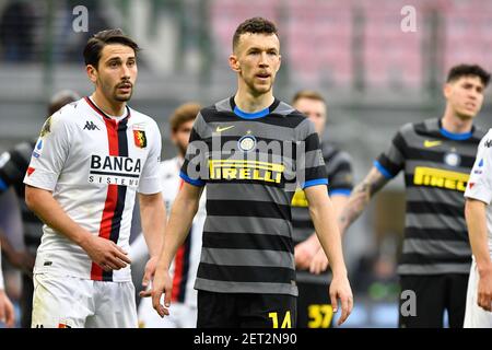 Milano, Italia. 28 febbraio 2021. Ivan Perisic (14) di Inter Milano ed Edoardo Goldaniga (5) di Genova visto nella serie UN incontro tra Inter Milano e Genova a Giuseppe Meazza di Milano. (Foto: Gonzales Photo - Tommaso Fimiano). Foto Stock