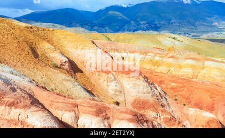 Vista sulle montagne colorate a sud del Repubblica di Altai Foto Stock