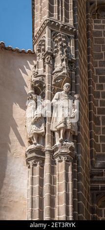 Sculture in pietra sul monastero di San Giovanni nell'antica città di Toledo, Spagna Foto Stock