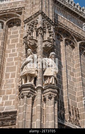 Sculture in pietra sul monastero di San Giovanni nell'antica città di Toledo, Spagna Foto Stock