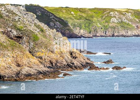 Seascape Belle Vedute Delle Pareti Rocciose A Strapiombo Sul Mare Tarhankut Crimea Foto Stock Alamy