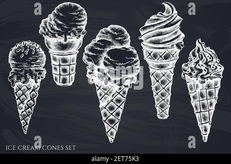 Set vettoriale di coni di gelato in gesso disegnati a mano Illustrazione Vettoriale